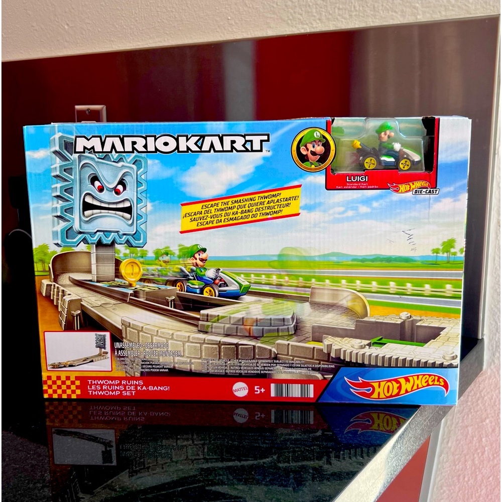 New HOTWHEELS super Mario Luigi race kart track